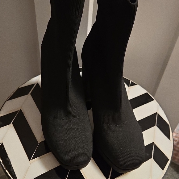 MIA Black Heeled Boots - Picture 3 of 5
